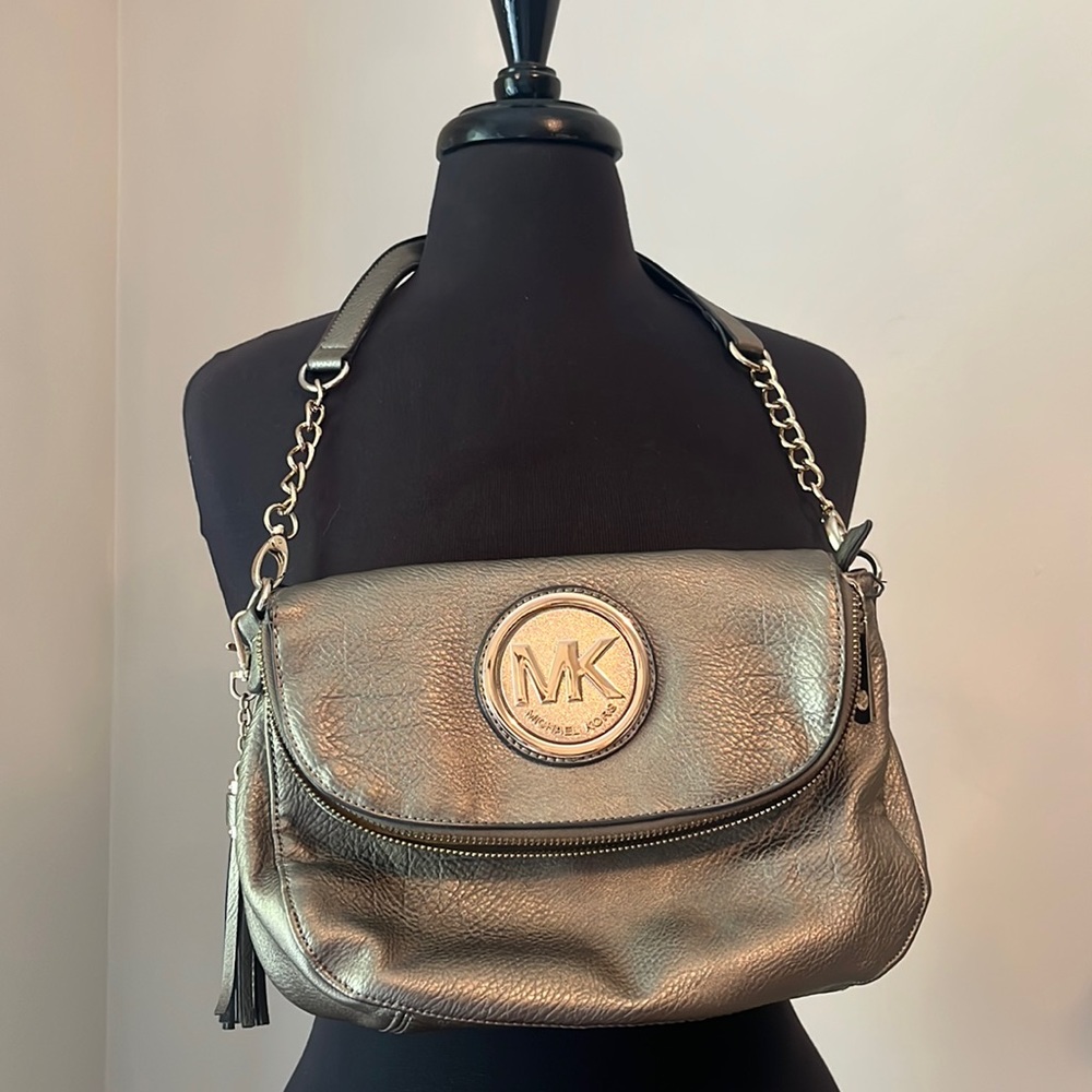 MICHAEL KORS Silver leather micheal kors purse with gold accents